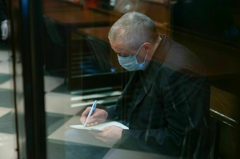 Суд прекратил производство по ходатайству о смягчении наказания Ефремову