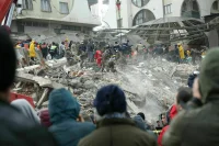 Число погибших при землетрясениях в Турции выросло до 40 642 человек