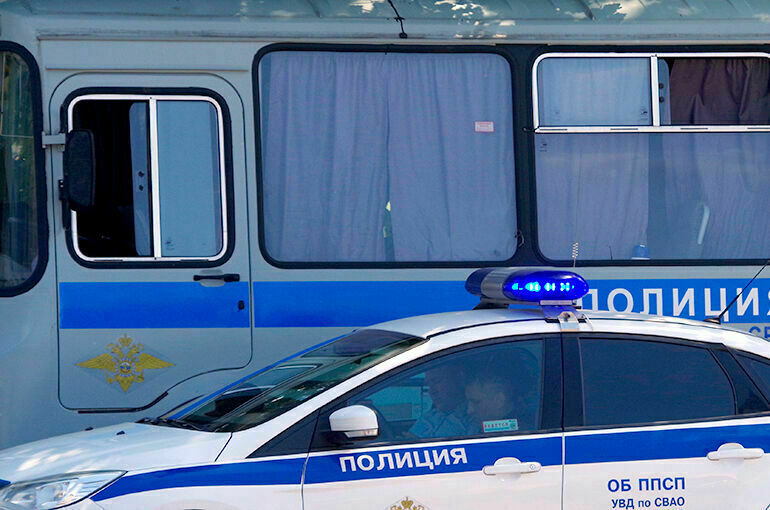 Подъезд московского дома после взрыва коробки поставили под охрану 