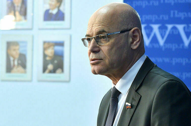 Сенатор рассказал о нежелании иностранных фармкомпаний уходить из России