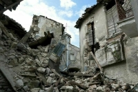 В Турции разрушились дома после нового землетрясения