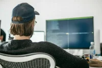 В Госдуме предложили запретить некоторым айтишникам работать удаленно из-за границы