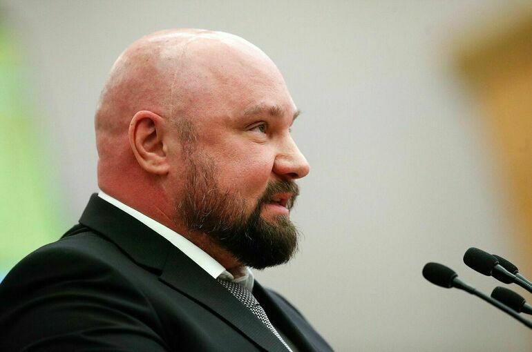 Кошелев призвал повысить престиж рабочих профессий