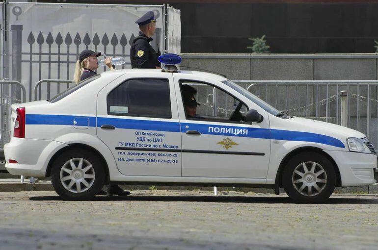 В посольстве Швейцарии в Москве найдены пакеты с похожими на гранаты предметами
