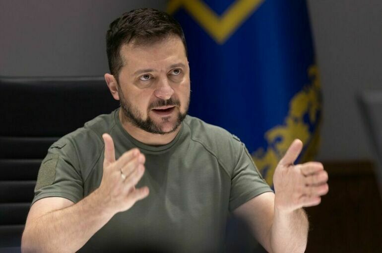 Зеленский заявил о дефиците боеприпасов и артиллерии в ВСУ
