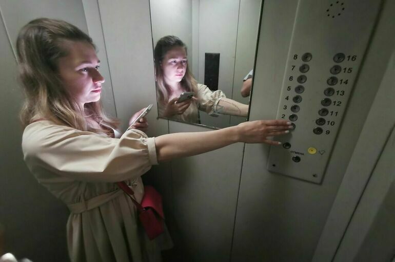 Ростехнадзор разъяснил, когда будет проверять лифты и эскалаторы