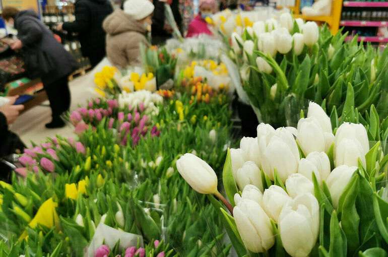 СМИ опровергли сообщения о драке на Рижском цветочном рынке в Москве