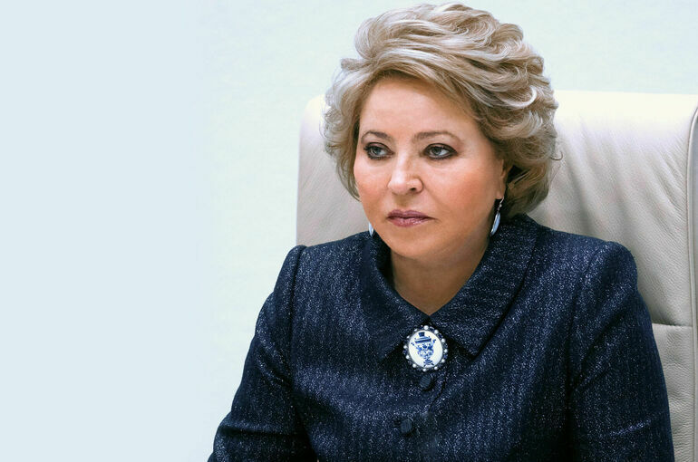 Матвиенко: В современном мире женщины отстаивают право быть женщинами