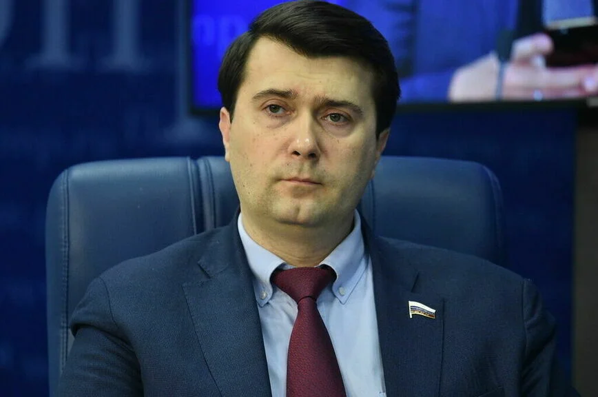 Олег Лебедев
