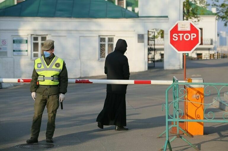 Монахи Киево-Печерской лавры отказались покидать монастырь