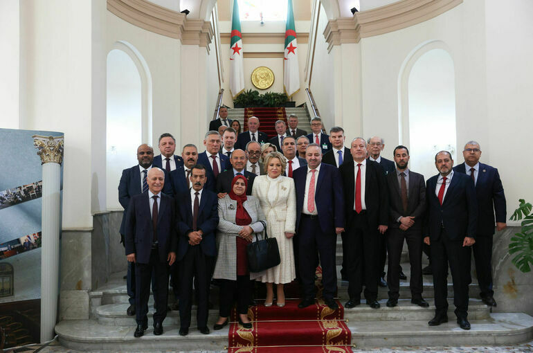 Матвиенко пригласила алжирских парламентариев на Невский экоконгресс