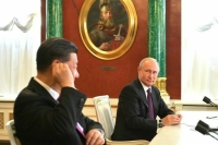 Ушаков: Путин и Си Цзиньпин обсудят конфликт на Украине
