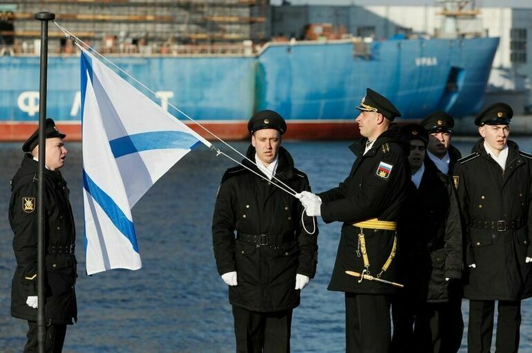 Корабельным уставом ВМФ предложили регламентировать исполнение гимна
