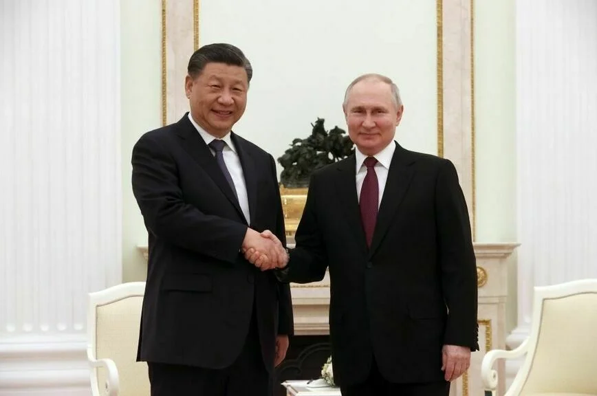Президент РФ Владимир Путин и председатель Китайской Народной Республики Си Цзиньпин во время встречи