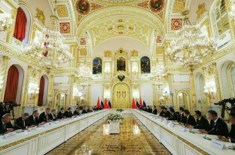 Песков сообщил, что Путин не обсуждал с Си Цзиньпином мирный план Киева