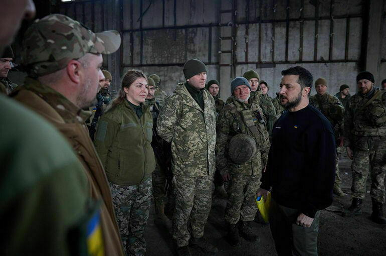 Зеленский посетил позиции ВСУ на Артемовском направлении