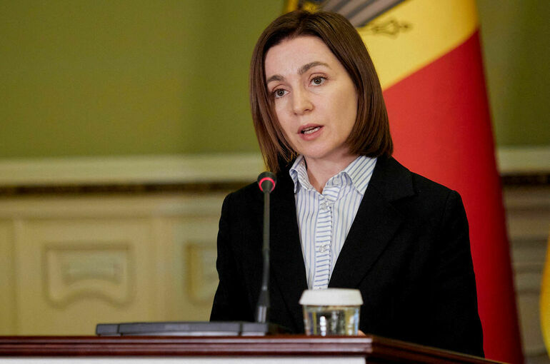 Президент Молдавии подписала закон о признании румынского языка государственным