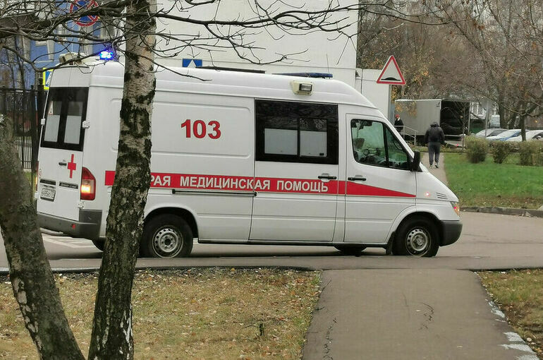 На Кубани 14 детей пострадали после распыления перцового баллончика в школе