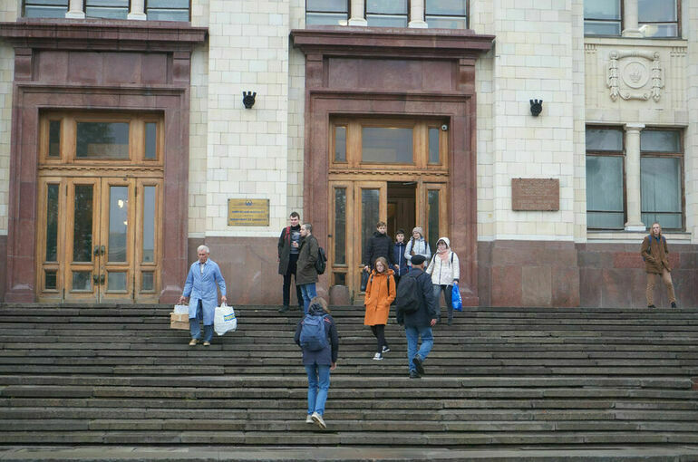Вузы РФ приняли 2,5 тысячи отчисленных в недружественных странах студентов