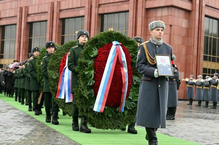 Чурова похоронили на военном кладбище в Мытищах