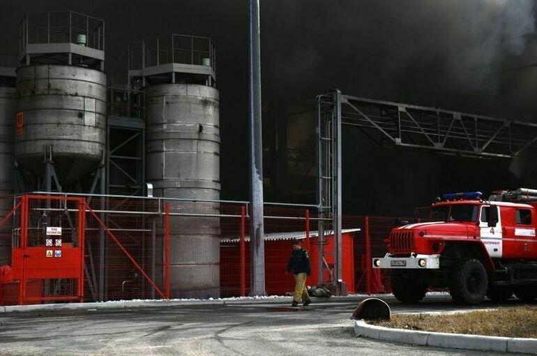 В Свердловской области потушили пожар в научно-производственном комплексе