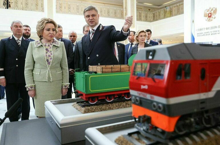 Матвиенко и глава РЖД открыли движение поездов по новому перегону Дальневосточной железной дороги
