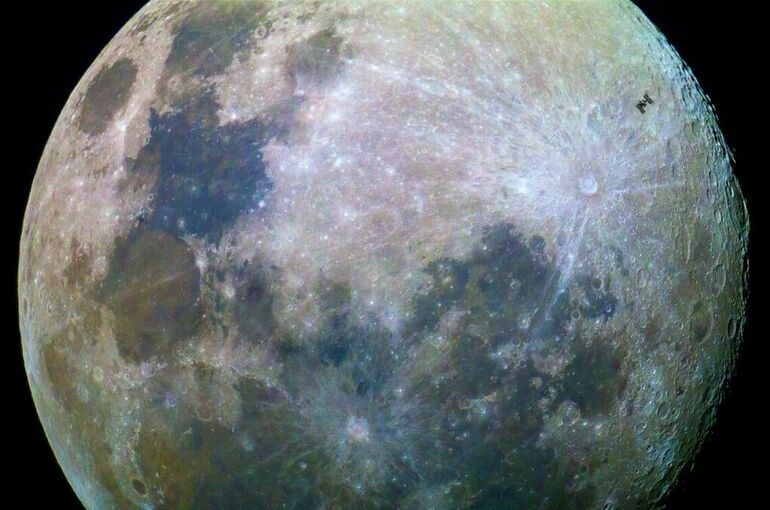 Ученые выявили в образцах с Луны новый возобновляемый источник воды