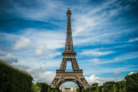 Во Франции из-за протестов закрыли Эйфелеву башню
