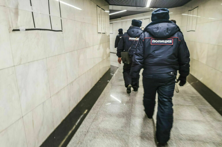В Москве мошенники убедили мужчину открыть стрельбу в банке