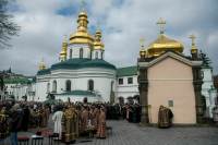 Монахов УПЦ обязали до конца дня покинуть Киево-Печерскую лавру 