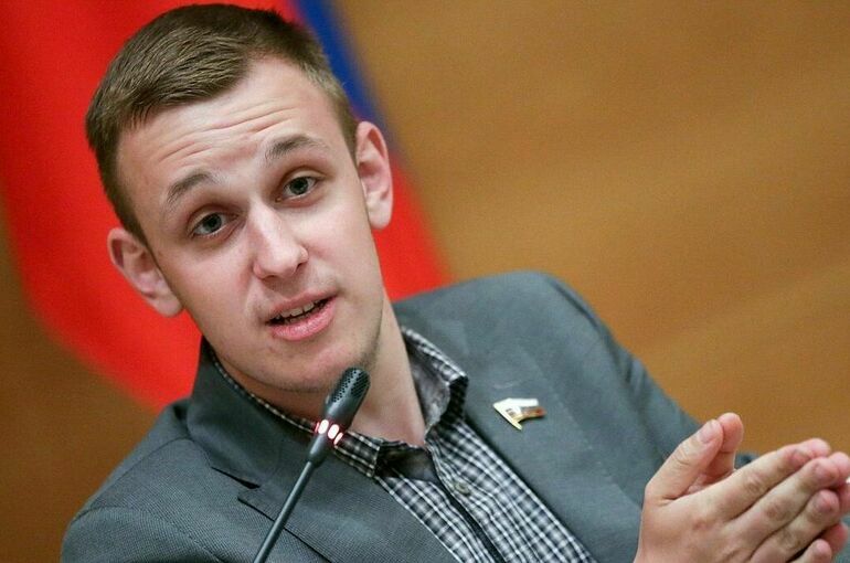 Власов предложил расширить выплату пособия по уходу за ребенком-инвалидом