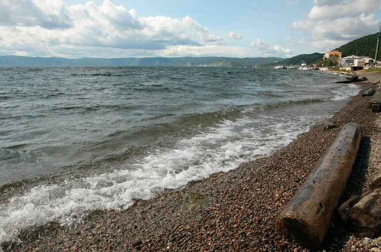 В Минприроды выяснят число незаконных свалок на озере Байкал