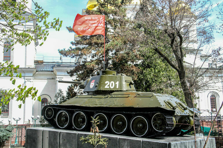 Из песни слова не выкинешь: как три танкиста освобождали Симферополь