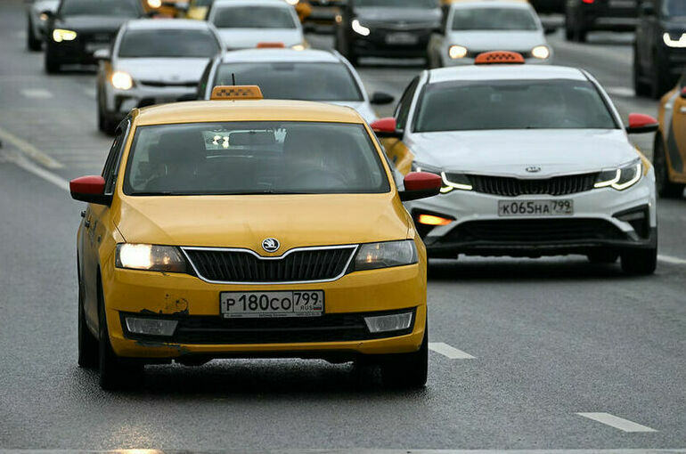 Агрегаторы такси предлагают штрафовать за сотрудничество с водителями-нелегалами