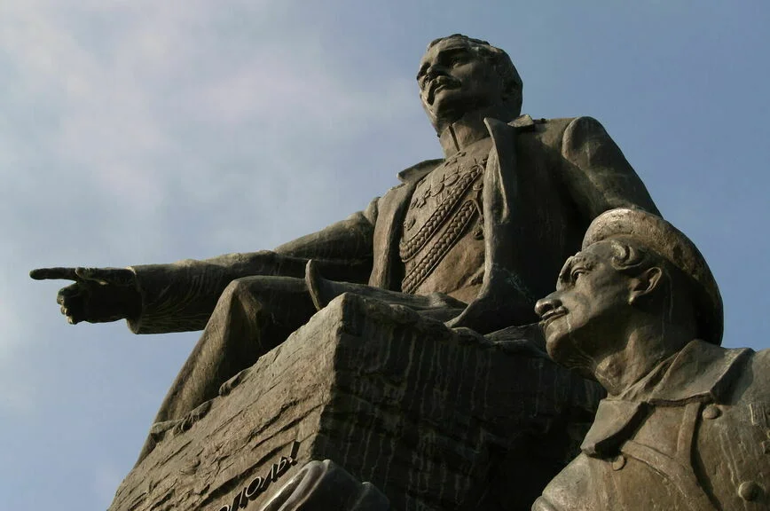 Памятник Корнилову на Малаховом кургане в Севастополе