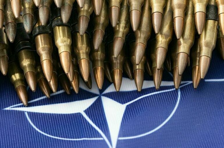 Столтенберг призвал передать Киеву еще больше оружия