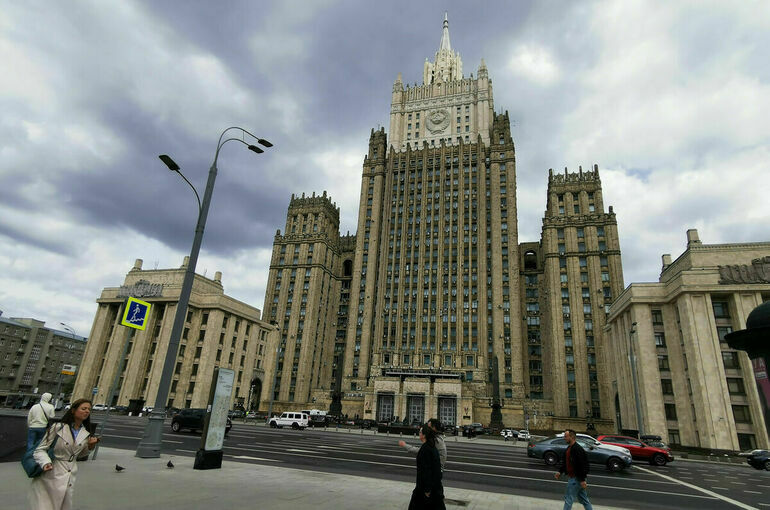 МИД: Американские IT-компании содействуют украинским экстремистам в интернете