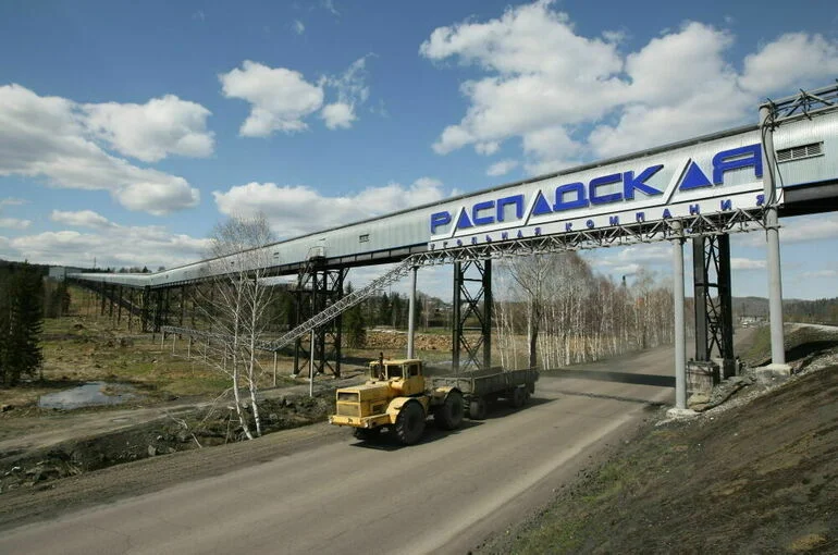 В Кузбассе из-за пожара с шахты эвакуируют более 180 горнорабочих