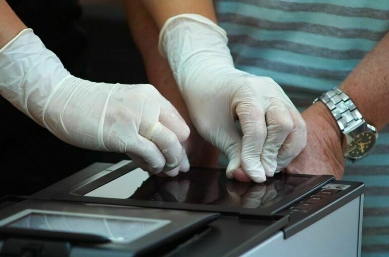 У военнослужащих-добровольцев будут снимать отпечатки пальцев