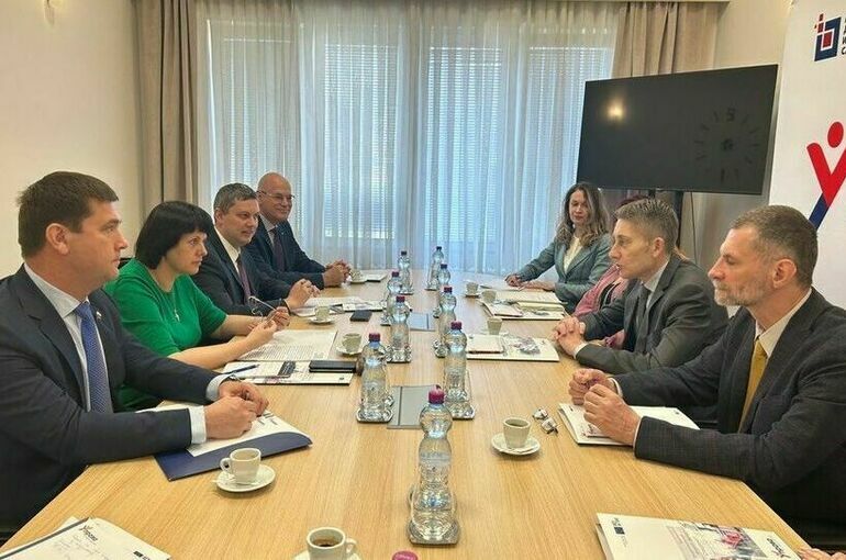 Делегация Совфеда встретилась с Белграде с сербскими парламентариями