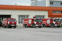 Видео сильного пожара в жилом доме в Тюмени появилось в Сети