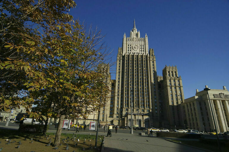 Посольство РФ в Варшаве готово к любым решениям Москвы после захвата школы