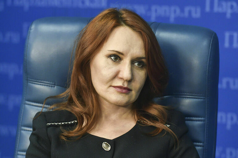 Светлана Бессараб поздравила «Парламентскую газету» с 25-летним юбилеем