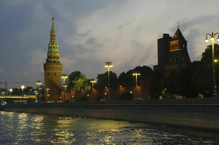 Москвичей предупредили о заморозках и снеге предстоящей ночью