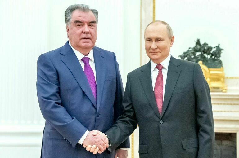 Путин пригласил президента Таджикистана посетить Москву на День Победы