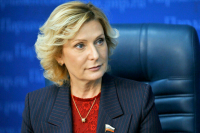 Сенатор Святенко рассказала о поддержке семей с детьми при получении образования