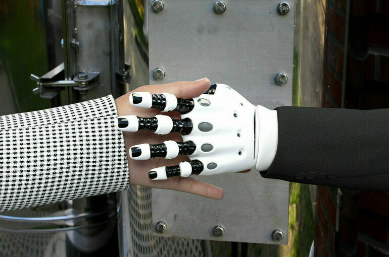 Китайский эксперт объяснил невозможность политической нейтральности искусственного интеллекта