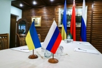 В Киеве заявили о попытках разных стран усадить Украину за стол переговоров