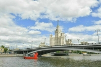 Из Москвы-реки выловили два автомата и пять магазинов с патронами
