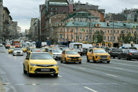 Таксистам предложат пересесть на отечественные авто